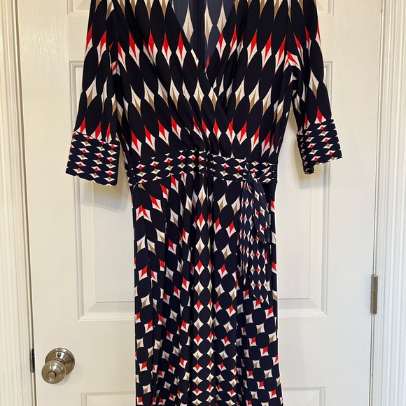 Gabby Skye Chic Geometric faux Wrap Dress size 8 - Picture 2 of 10